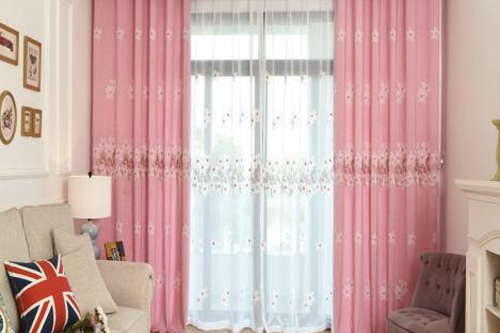 什么颜色窗帘显档次 窗帘哪种材质好